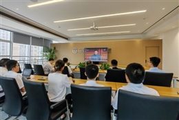 乐天使集团集中观看阅兵式 凝聚金融国企奋进力量